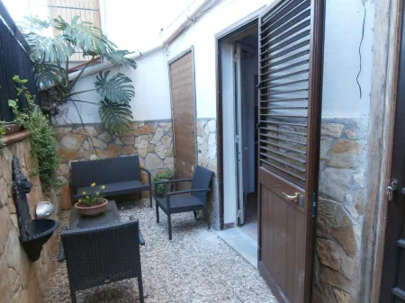 Busalacchi B&B Отели рядом с достопримечательностью «Palazzina Cinese»