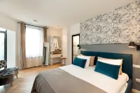 Metropole Apartments Royal Residence