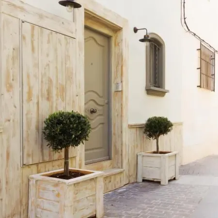 The Beach House Studios & Suites
