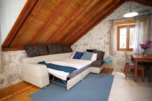Stone House Marino - Strand