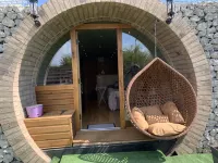 Cosy Escape Heated Luxury Pod with Hot Tub Hotels in Bobbing