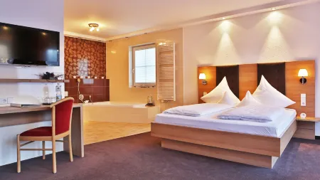 Hotel Rössle Berneck Отели в г. Эбхаузен