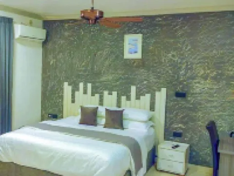 Turtle Inn Dharavandhoo Hotels in Dharavandhoo Island