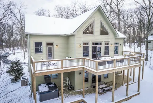 Spacious and Updated Home in Wintergreen