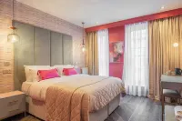 Howfield Hotel Hotels in Town