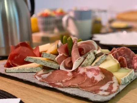 La Villa d'Hélène Chambres D’hôtes et Appartements-Cluses Отели в г. Оньон