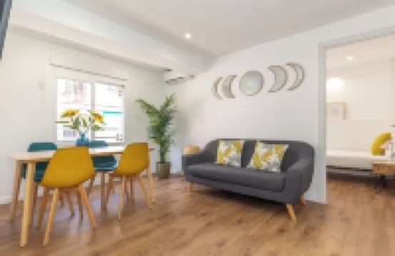 Picasso Suites Cornellá Hotels near Cornellà