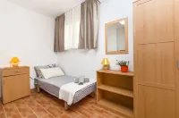 Apartments and Rooms Anita Hotels in Jelsa