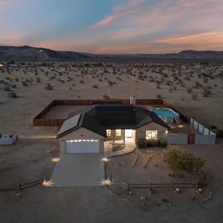 Casa De Kota by Avantstay Pool, Firepit, & Games Secluded & Chic