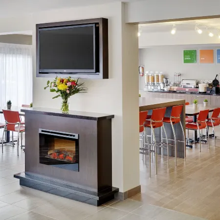 Comfort Inn East