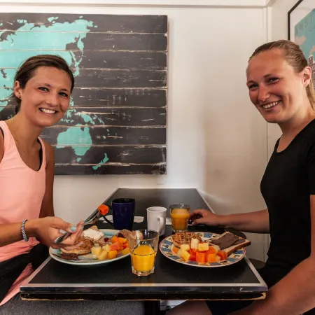 Ocean Island Inn | Backpackers | Suites