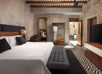 ديز ديز كوليكشن