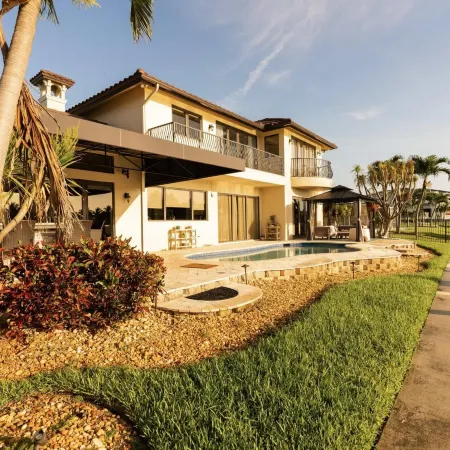 5 Bedroom Luxe Villa on Deep Water Intracoastal