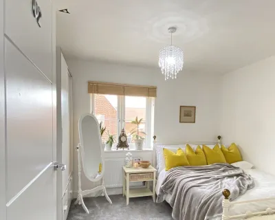 Impeccable 2 Bedroom House in Bicester Hoteles en Bicester