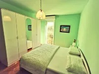 Holiday Apartment with a Balcony and Sea View, Just 300 Metres from the Beach Hotels in Bol