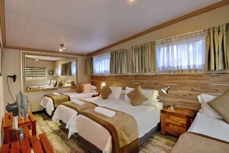 Sunrock Guesthouse Отели в г. Кемптон Парк