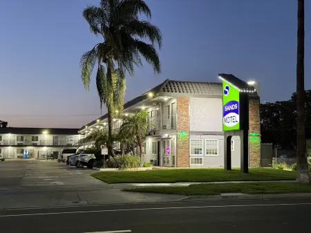 Sands Motel