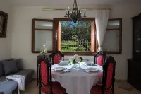 Oniropetra Luxury Suites - Mountain view