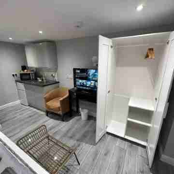 Studio - Sleeps 2 - Parking - Wifi Others