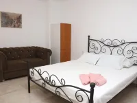 Nikolaou Apartments Ground Floor Ξενοδοχεία στην πόλη Κεραμίδι
