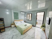 Local Me - Exclusive Centre Room