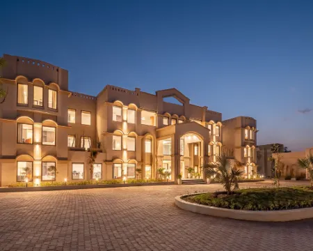 บริจ เอเทอร์นิตี้, วรินดาวัน โดย เลเชอร์ โรงแรม โรงแรมในมธุระ