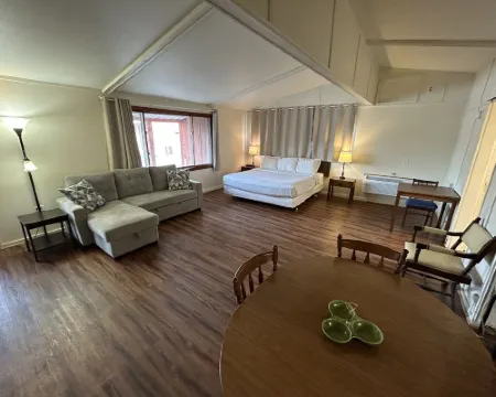 Valley Inn and Suites Hotels in Orange County