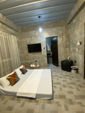 Hai Inn Отели рядом с достопримечательностью «Sisters of St Paul of Chartres Monument»