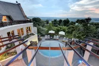 Mount Grace Hotel & Spa - Rooftop Pools
