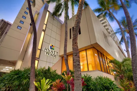 Hyatt Place Waikiki Beach Отели рядом с достопримечательностью «Кугайо Бич Парк»