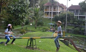 Hotel Deli River and Restaurant Omlandia