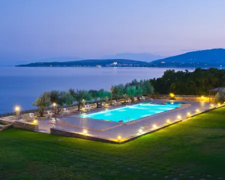 エウロパ ビーチ ホテル フォキダのホテル