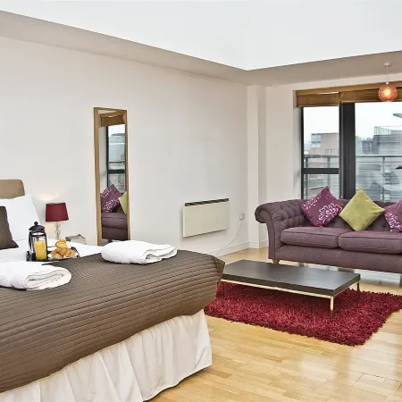 Base Serviced Apartments - Duke Street Отели рядом с достопримечательностью «Тоннели Вильямсона»