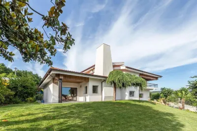 Stunning 6-Bed House in Brito, Guimaraes