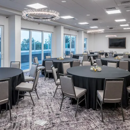 Hampton Inn & Suites Cape Canaveral Cruise Port
