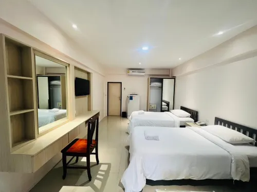 Golden House Service Apartment - Apartments