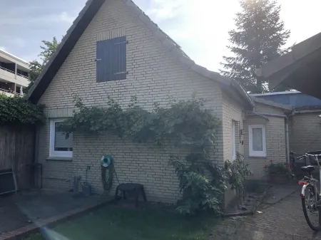 In Wedel: small bungalow in the heart of the old town of Wedel for 2 people