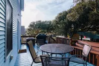 We Now Have an above Ground Pool Installed with Deck for You to Enjoy. - 4-نجوم