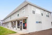 Close to Downtown and Beach Attractions - Charming Retreat