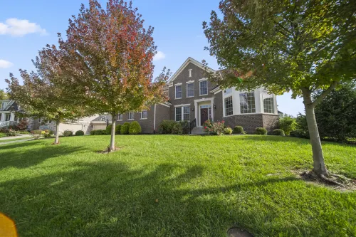 Charming Suite with Soaking Tub and Backyard Oasis - Elegant Retreat
