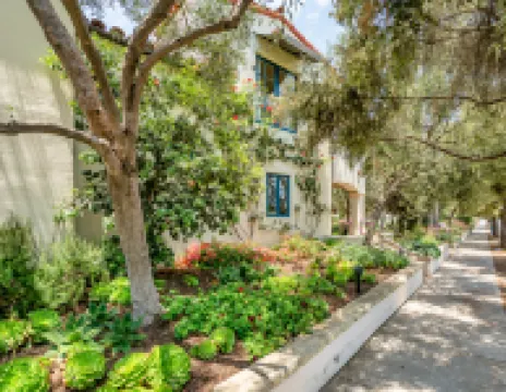 Charming Condo with Covered Terrace and Ocean Breezes - Cozy Escape Hotels in East Beach