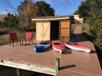 Fishing from the Dock, Waterfront Cabin, Free Kayaks for Your Use! Hotels in Stump Sound