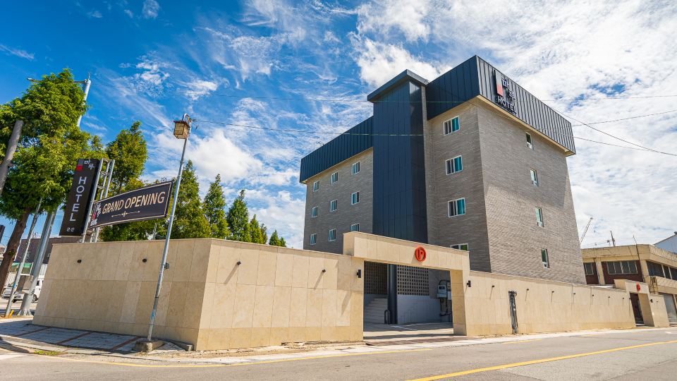 Gunsan Maru Hotel