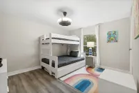 Spacious Parking and Modern Amenities - Inviting Family Retreat Hotels in Seaside