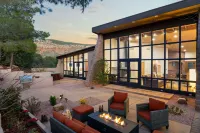 Epic Red Rock Views and Cozy Firepits - Stunning Sanctuary