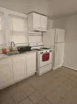 Private Apartment with 1 Bedroom and 1 Bathroom and Free Wi-Fi Hotels near Roberto Clemente Park