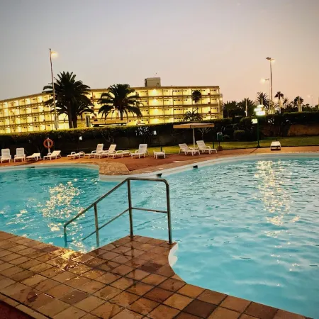 IGUAZU apartment with swimming pools (100 m from Yumbo)