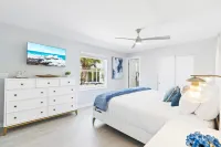 Exclusive complex - Private Heated Pool - 100 Steps to Beach - Village 5 minute walk Hoteles cerca de Siesta Key