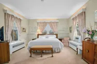 5 bdrm Victorian, built in 1881-With 21 rooms, on a hill on 4 VERY private acres
