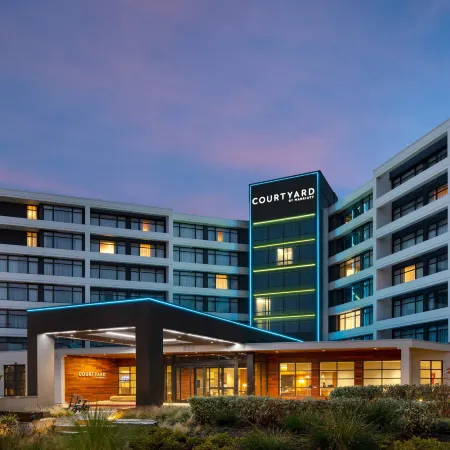 Courtyard Seattle Downtown/Lake Union Отели рядом с достопримечательностью «Тихоокеанский научный центр»